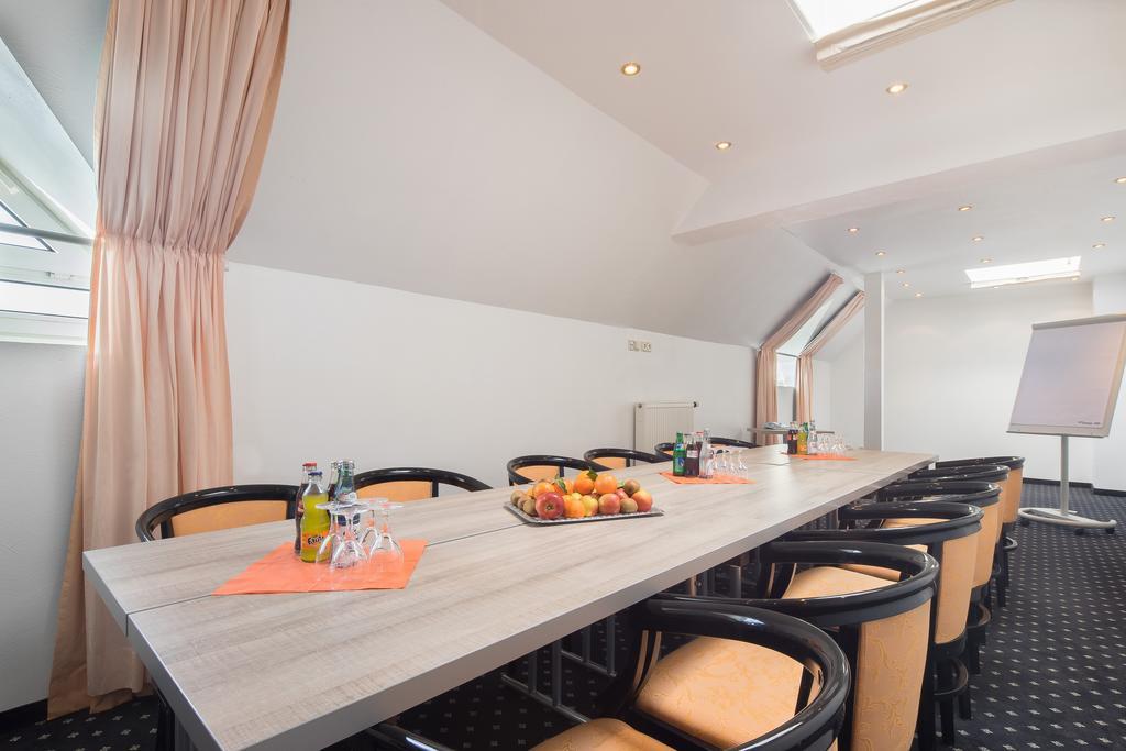 Trip Inn Hotel Astoria Гёттинген Экстерьер фото